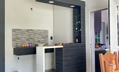 Casa en venta c/ cochera en Avellaneda Y Tula