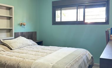Casa en venta c/ cochera en Avellaneda Y Tula