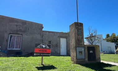 Casa en venta c/ cochera en Saldungaray