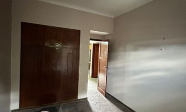 Departamento en alquiler en Isidro Casanova