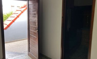 Departamento en alquiler en Isidro Casanova