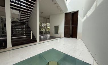 Espectacular residencia en Lomas Altas
