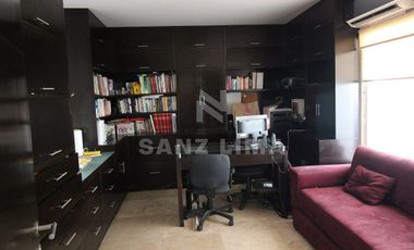 Campestre de Celaya: Casa de 4 recamaras en exclusivo fraccionamiento.