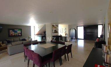 Campestre de Celaya: Casa de 4 recamaras en exclusivo fraccionamiento.