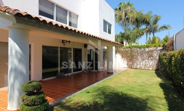 Campestre de Celaya: Casa de 4 recamaras en exclusivo fraccionamiento.