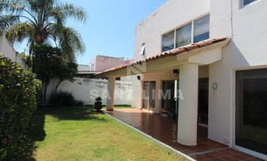 Campestre de Celaya: Casa de 4 recamaras en exclusivo fraccionamiento.