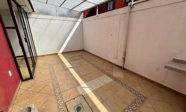 Casa en RENTA en Toluca, cerca de Plaza Santin, a 05 minutos del Aeropuerto.