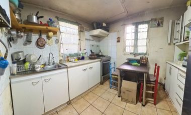 Casa en venta c/ estacionamiento en La Florida Alto