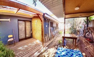 Casa en venta c/ estacionamiento en La Florida Alto
