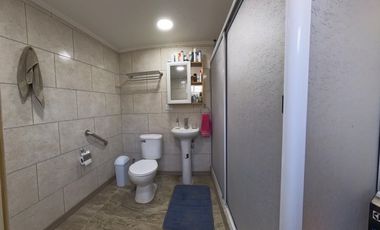 Casa en venta c/ estacionamiento en La Florida Alto