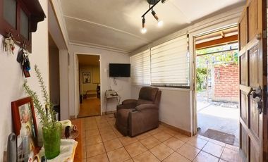 Casa en venta c/ estacionamiento en La Florida Alto