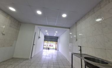 ¡Local comercial en La Florida listo para ti!