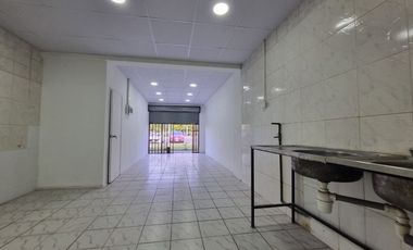 ¡Local comercial en La Florida listo para ti!