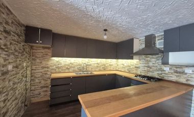 Tu Hogar Ideal en La Granja: Espaciosa y Acogedora