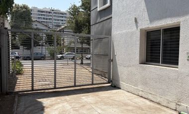 Local Comercial en Arriendo en ELIODORO YAÑEZ