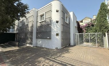 Casa en Arriendo en ELIODORO YAÑEZ