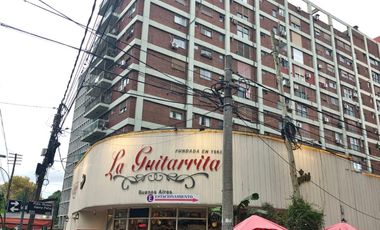 Depto 2 amb. sobre Av. del Libertador en Olivos
