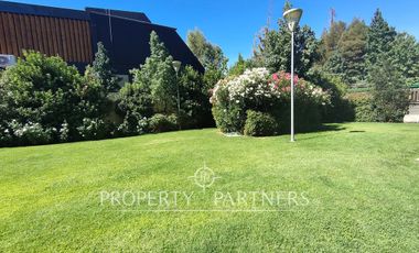 Exclusivo y amplio departamento en Hacienda Esmeralda