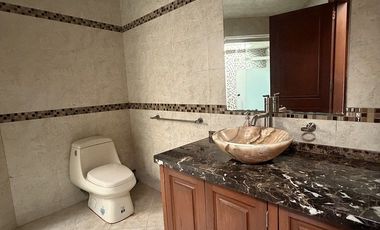 Residencia de Lujo en Condominio con Doble Filtro de Seguridad