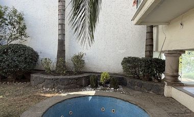 Residencia de Lujo en Condominio con Doble Filtro de Seguridad