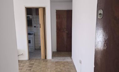 2 ambientes a 200 mts H.Yrigoyen
