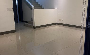 CASA EN RENTA FONTANA RESIDENCIAL