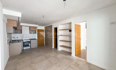 Alquiler departamento 2 ambientes con cochera en Morón Sur.