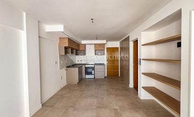 Alquiler departamento 2 ambientes con cochera en Morón Sur.