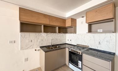 Alquiler departamento 2 ambientes con cochera en Morón Sur.