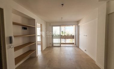 Alquiler departamento 2 ambientes con cochera en Morón Sur.