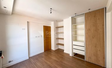 Alquiler departamento 2 ambientes con cochera en Morón Sur.