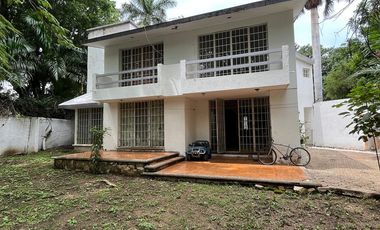 CASA EN VENTA EN PRIVADA DE LOS LAURELES
