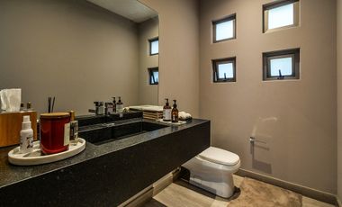 VENTA CASA EN JARDINES DEL PEDREGAL