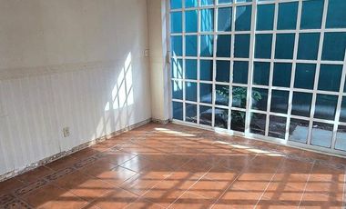 CASA EN VENTA EN PASEOS DE TAXQUEÑA