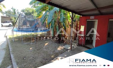 CASA CON SOLAR EN ZONA URBANIZADA, TUXPAN, NAYARIT.