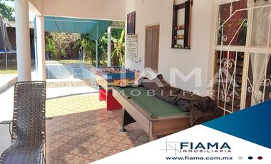 CASA CON SOLAR EN ZONA URBANIZADA, TUXPAN, NAYARIT.