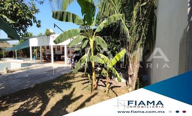 CASA CON SOLAR EN ZONA URBANIZADA, TUXPAN, NAYARIT.