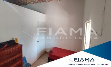 CASA CON SOLAR EN ZONA URBANIZADA, TUXPAN, NAYARIT.