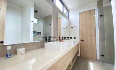 CASA EN ARRIENDO UBICADA EN EL POBLADO SECTOR ALTO DE PALMAS