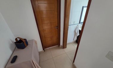 En Alquiler | Excelente Departamento de Categoria 2 Ambientes en Moreno Centro (Lado Norte) - Arriba de Cafe Martinez - Con Balcon
