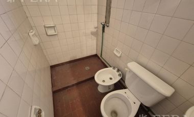 Venta casa 4 ambientes con cochera en Wilde