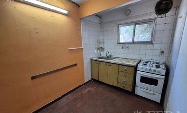 Venta casa 4 ambientes con cochera en Wilde