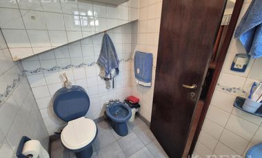 Venta casa 4 ambientes con cochera en Wilde