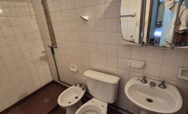 Venta casa 4 ambientes con cochera en Wilde