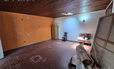 Venta casa 4 ambientes con cochera en Wilde