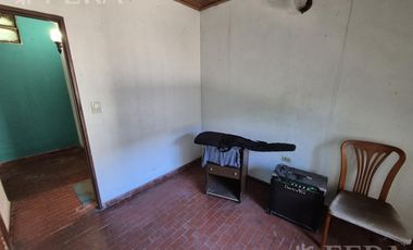 Venta casa 4 ambientes con cochera en Wilde