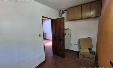 Venta casa 4 ambientes con cochera en Wilde