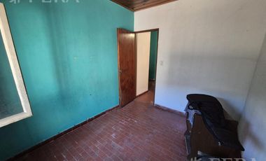 Venta casa 4 ambientes con cochera en Wilde
