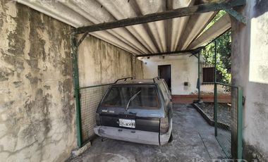 Venta casa 4 ambientes con cochera en Wilde
