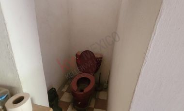 Terreno en venta en Lomas del Cuatro | 237 m² con construcción en obra gris